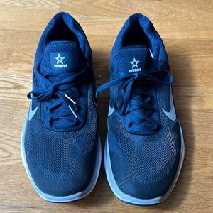 Mens Nike Dallas Cowboy Athletic Shoes, size 11.5.